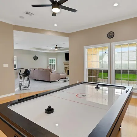 Luxury Home With Gourmet Kitchen - 3 Miles To A&M, Sleeps 14 College Station Exterior photo